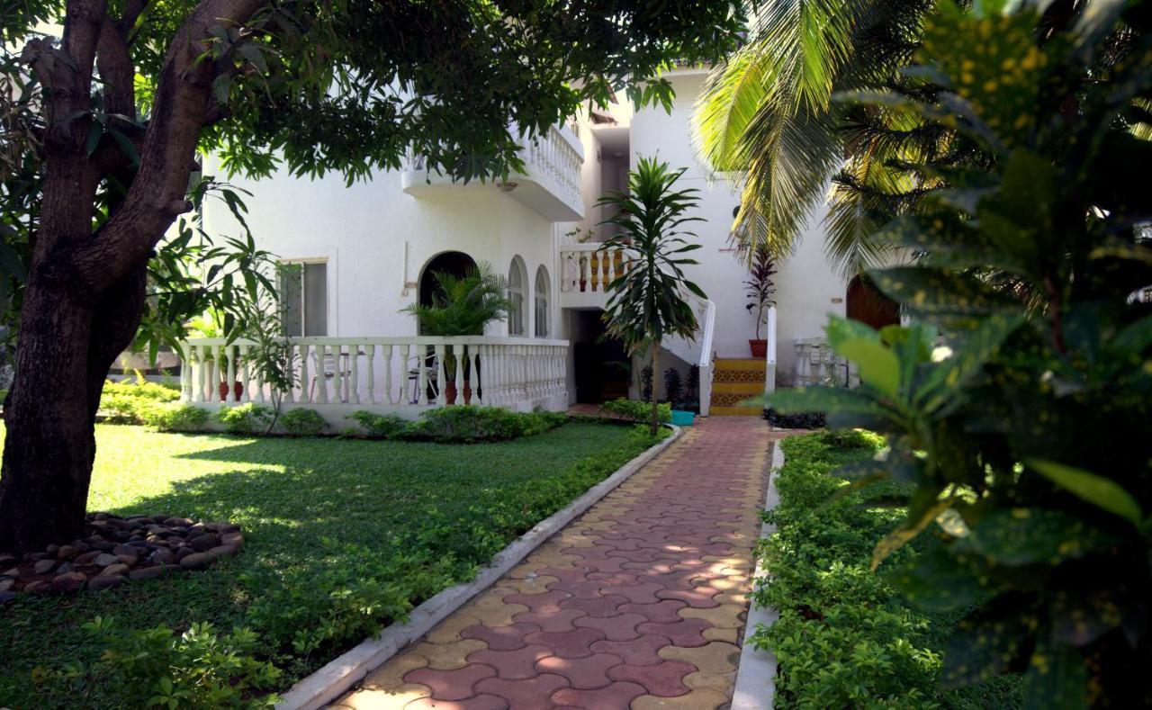 Colonia Santa Maria Hotel Baga Exterior foto